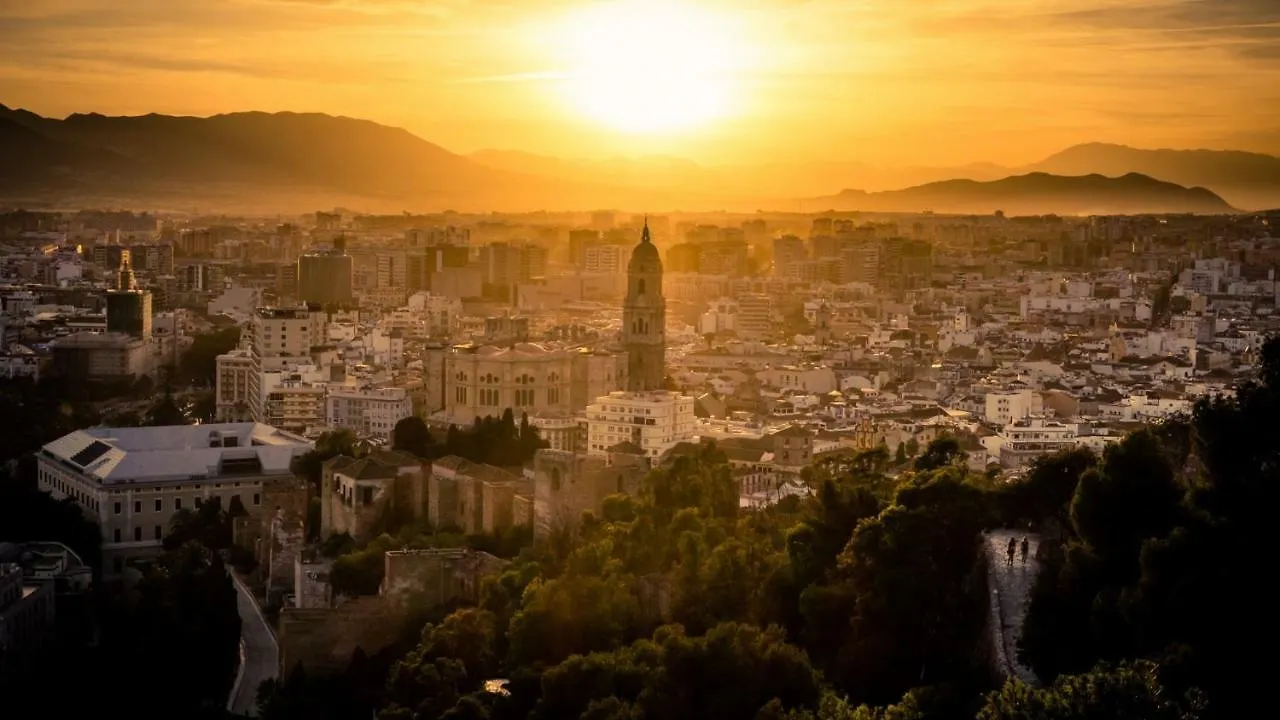 **** Genuar Apartments Malaga Center İspanya